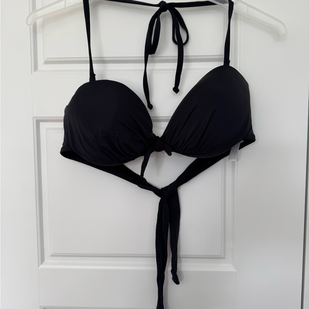 🇨🇦 Bikini Village Black Halter Bikini Top Sz L